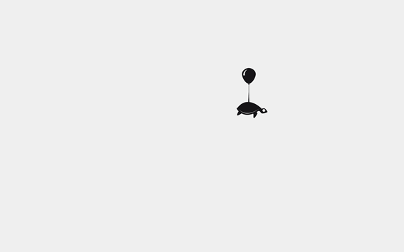 Tortuga volando con un globo de elio sobre un fondo gris